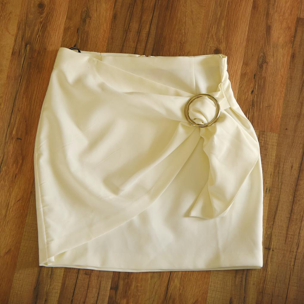 Ivory Short Skirt Size L: $75.00