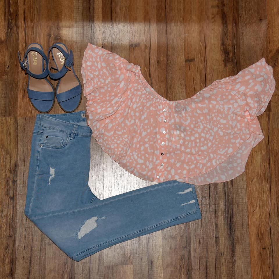 Short peach and white crop-top Size 8